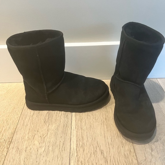 UGG classic short boot II - Picture 8 of 9